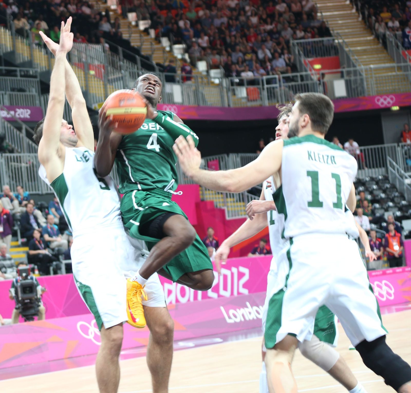 Read more about the article Lithuanians crush Nigeria to get off the mark in London